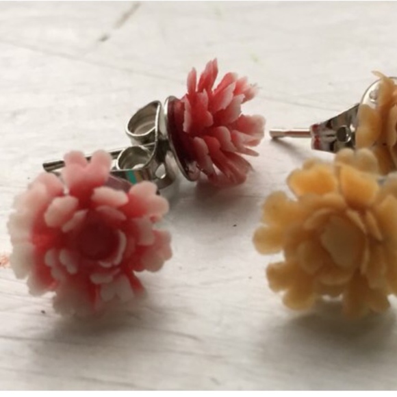 Four Flower Stud Earrings- Red, Blue, Yellow, Brwn - Picture 2 of 5